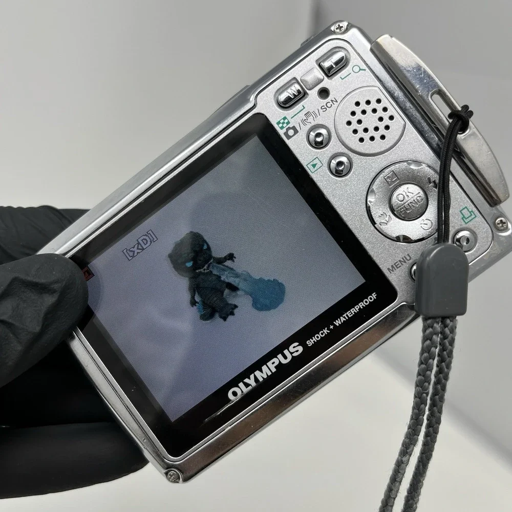 Olympus Stylus 720 SW Compact Camera Waterproof Shockproof 7.1MP 3x Silver READ